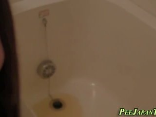 ญี่ปุ่น โฮ pees ใน การอาบน้ำ