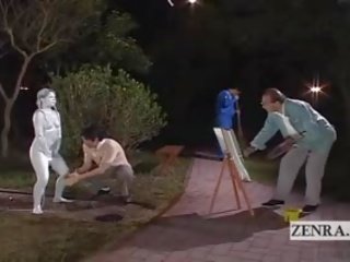 Subtitled יפני ציבורי פָּארק statue מִזרָקָה prank