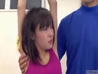 Japonesa trainer consigue erección en la gimnasio